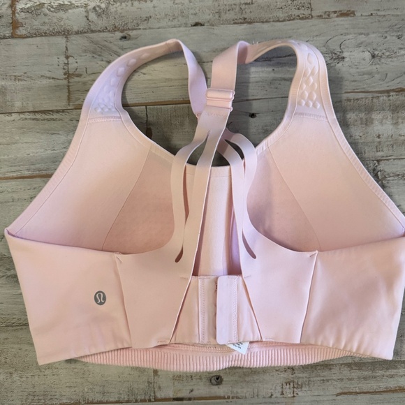 NWOT LULULEMON BRA 36DD - Picture 2 of 3